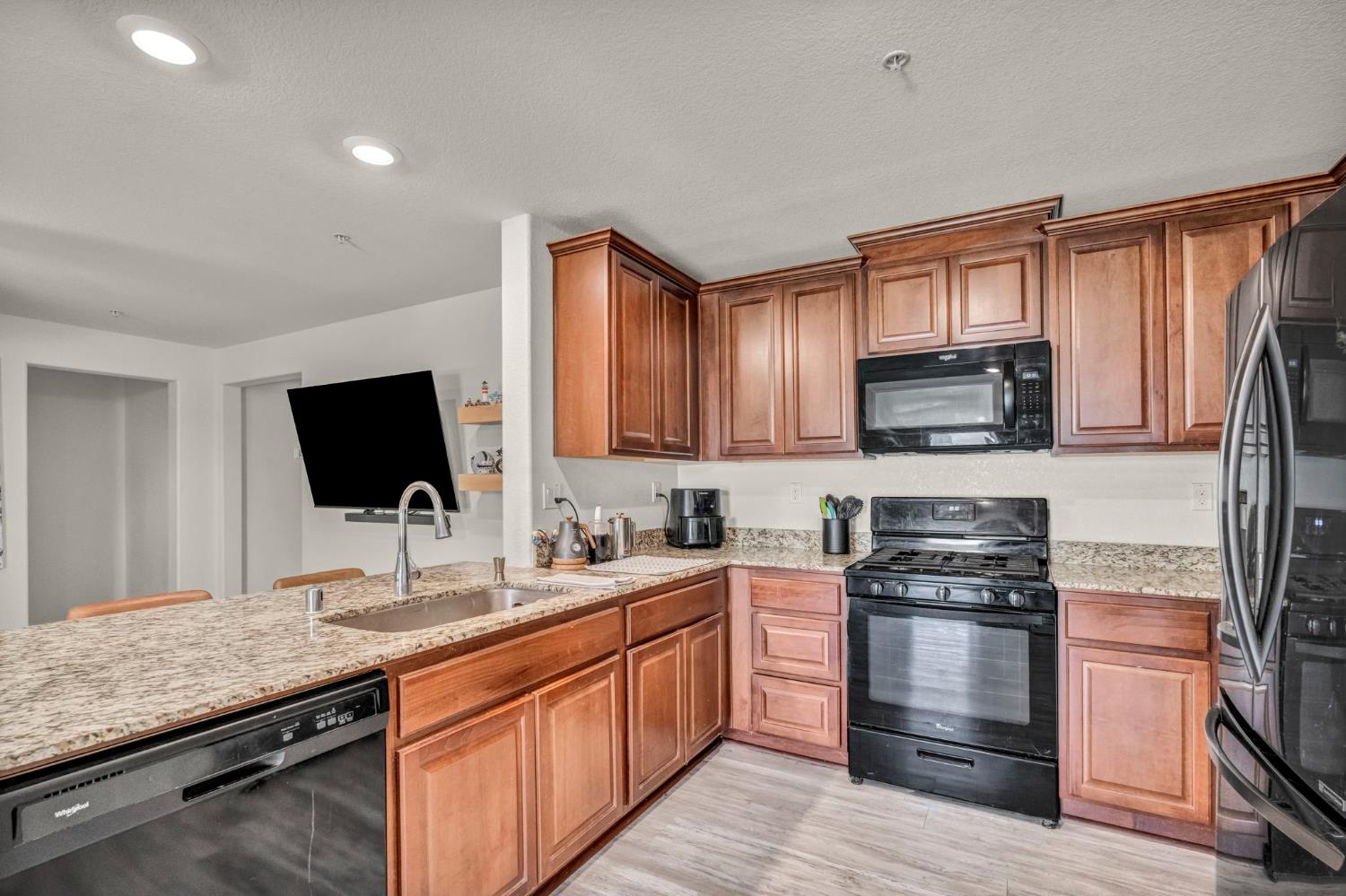 3790 Purple Martin Road Olivehurst, CA 95961 - Photo 7 of 32