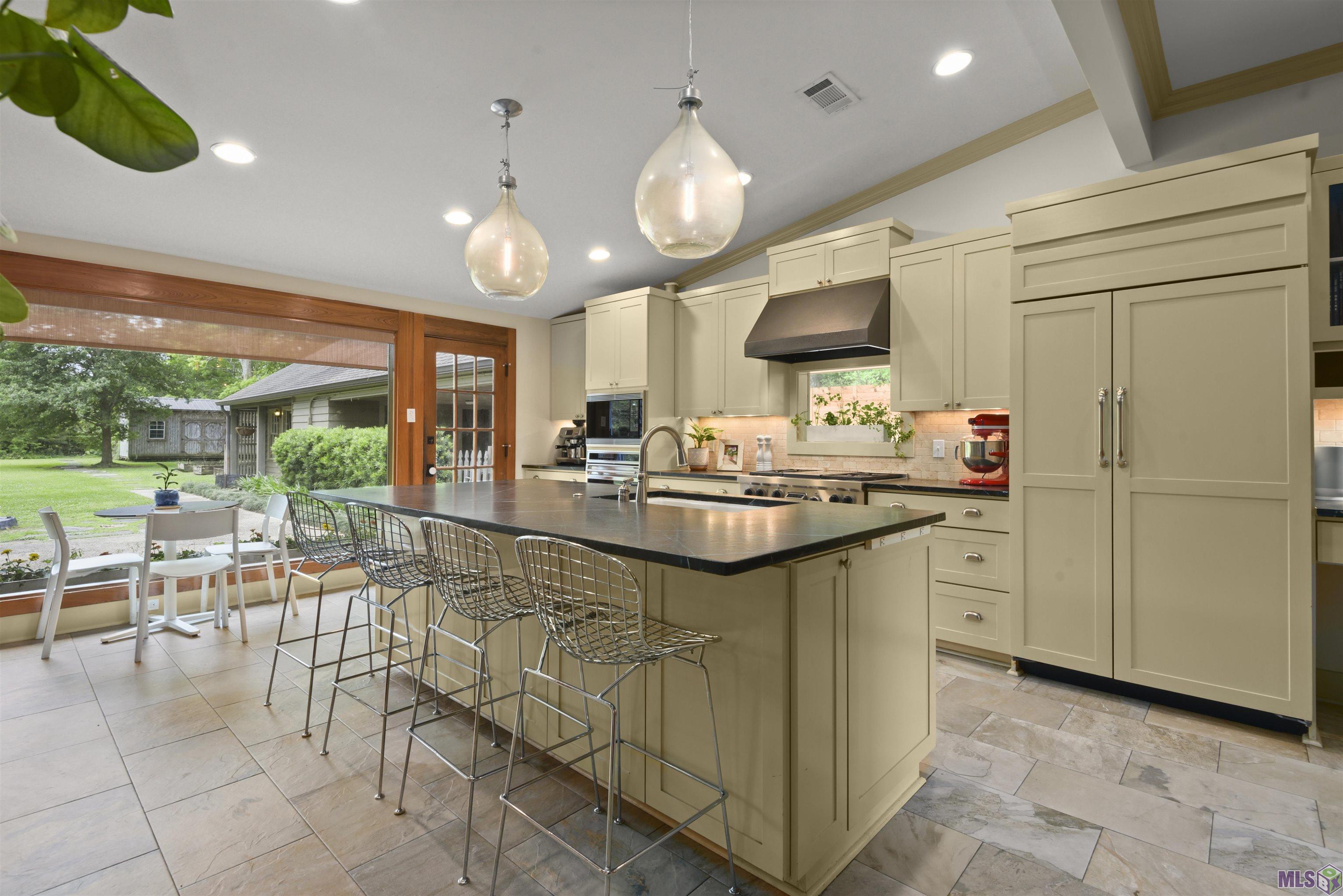 4348 Claycut Road Baton Rouge, LA 70806 - Photo 10 of 44 Kitchen