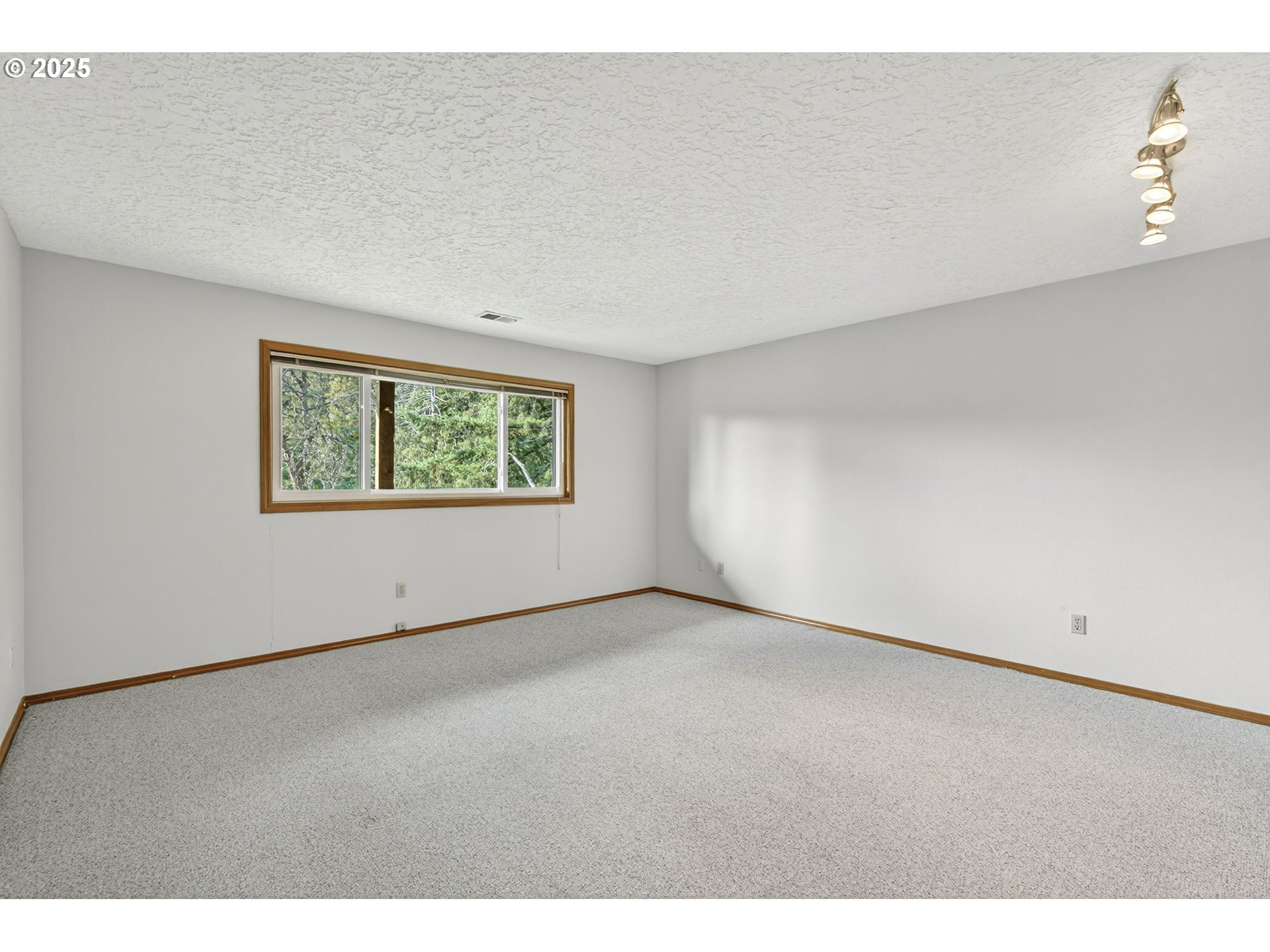 7160 Southwest Gable Park Road Portland, OR 97225 - Photo 17 of 36 Gallery Image 17