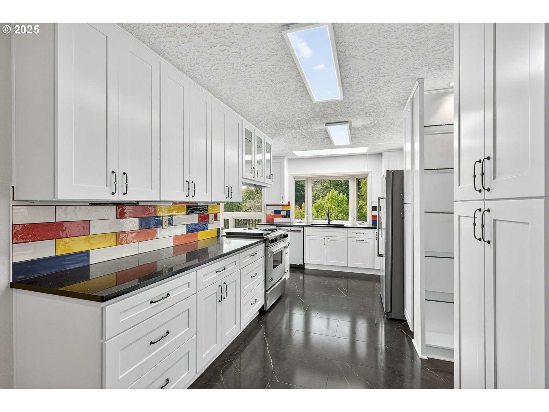 7160 Southwest Gable Park Road Portland, OR 97225 - Photo 10 of 36 Kitchen/Nook