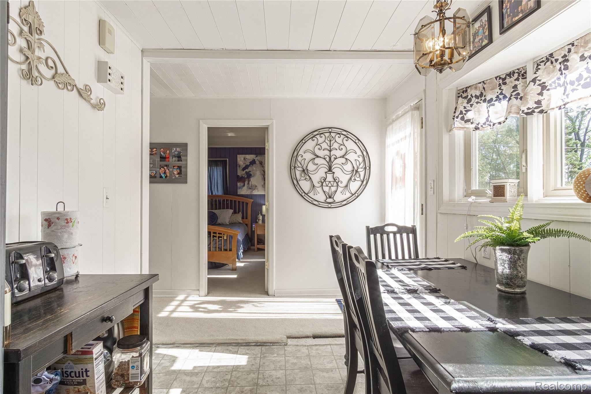 4308 Highland Road Highland, MI 48357 - Photo 26 of 60 Interiors (18 of 33).jpg