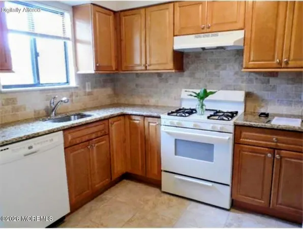 $469,900 | 5 Coventry Court, Unit 5, Matawan, NJ 07747