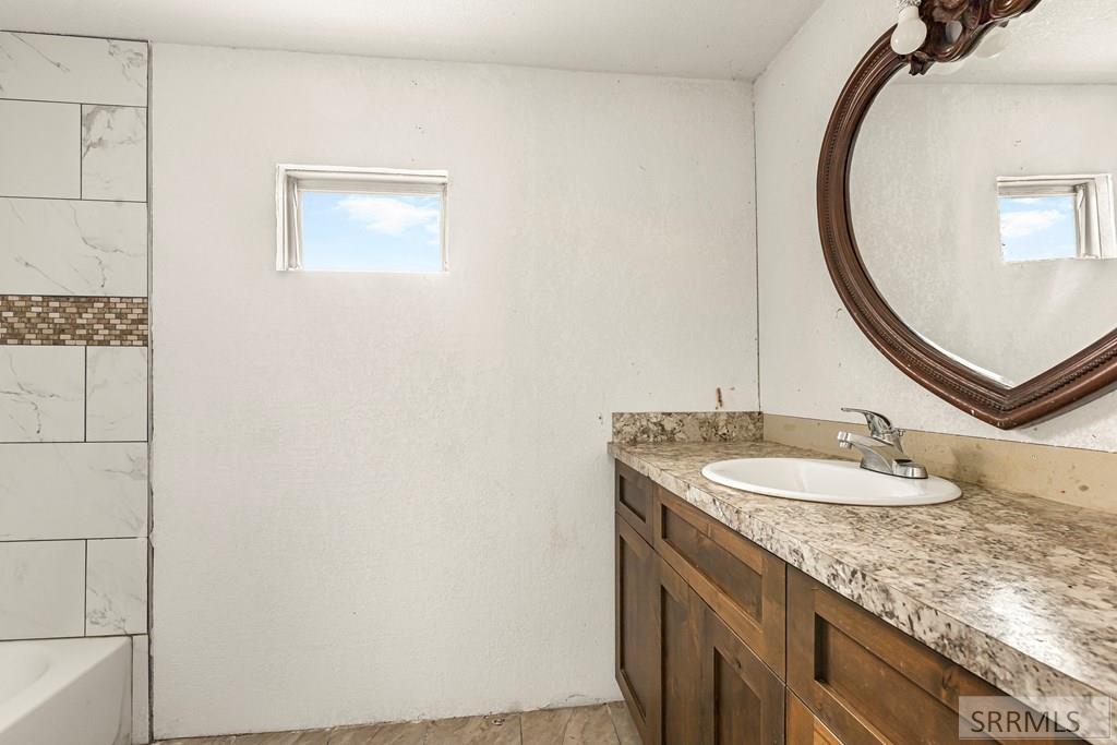 5571 East Iona Road Iona, ID 83427 - Photo 12 of 33 Bathroom 1
