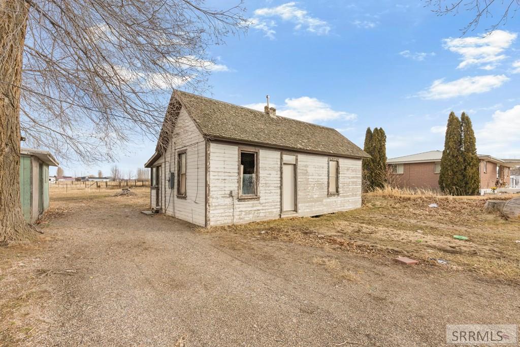 5571 East Iona Road Iona, ID 83427 - Photo 22 of 33 House Front Exterior