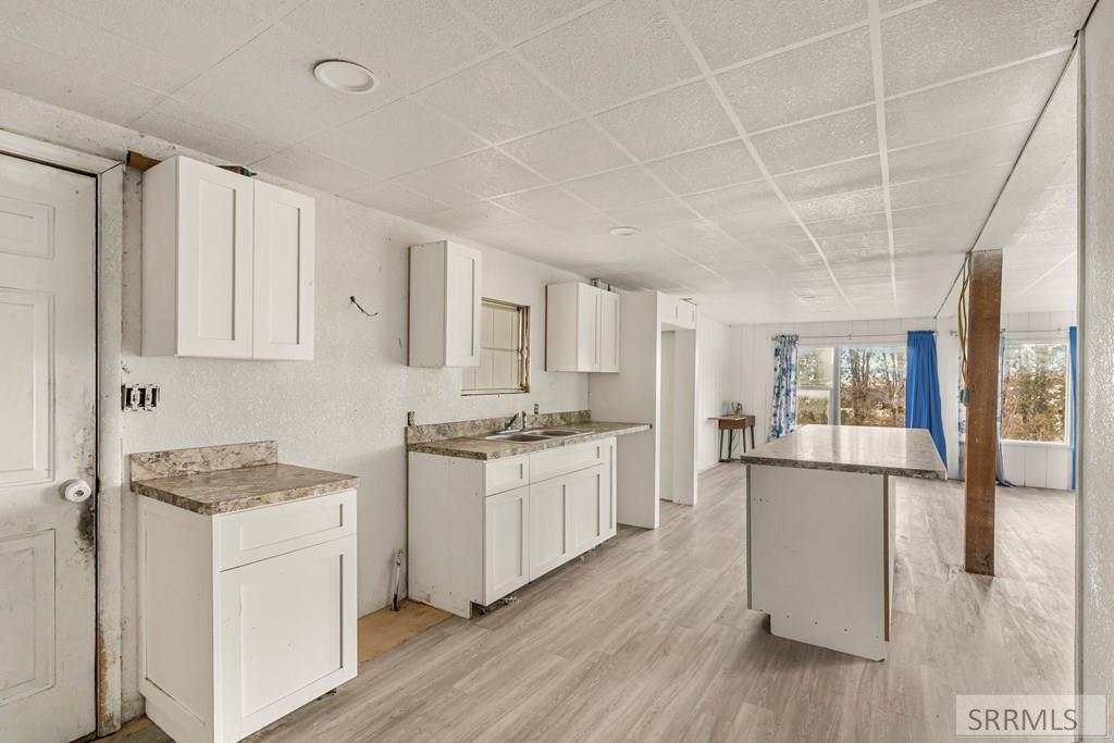 5571 East Iona Road Iona, ID 83427 - Photo 7 of 33 Kitchen