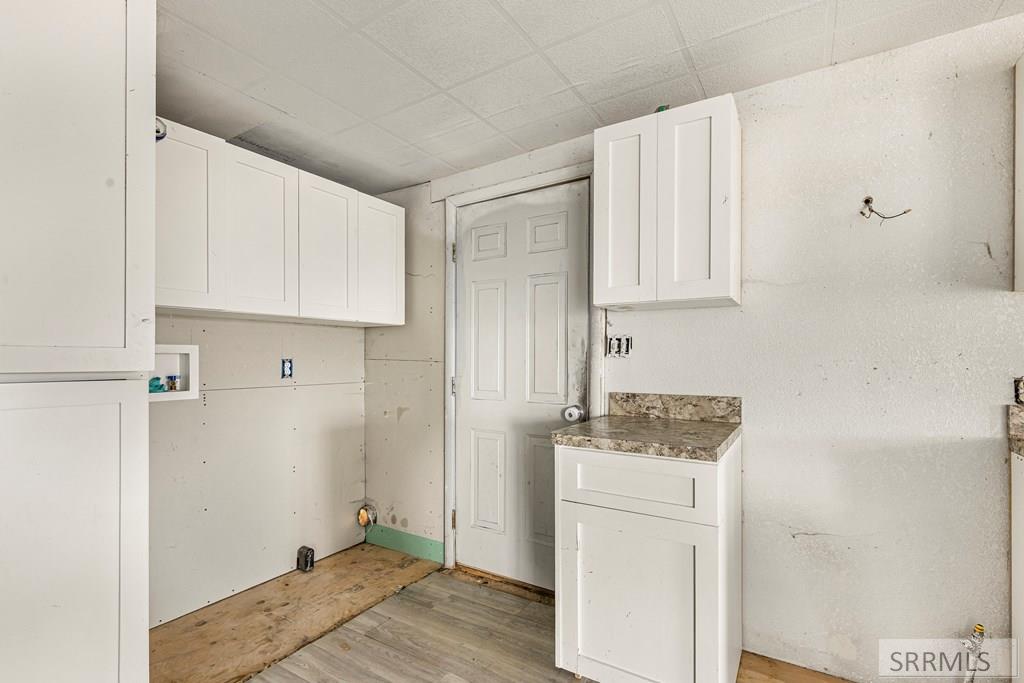 5571 East Iona Road Iona, ID 83427 - Photo 8 of 33 Laundry