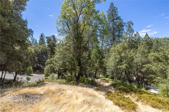 $151,700 | 8 North Cedar Vista Circle North, Bass Lake, CA 93604