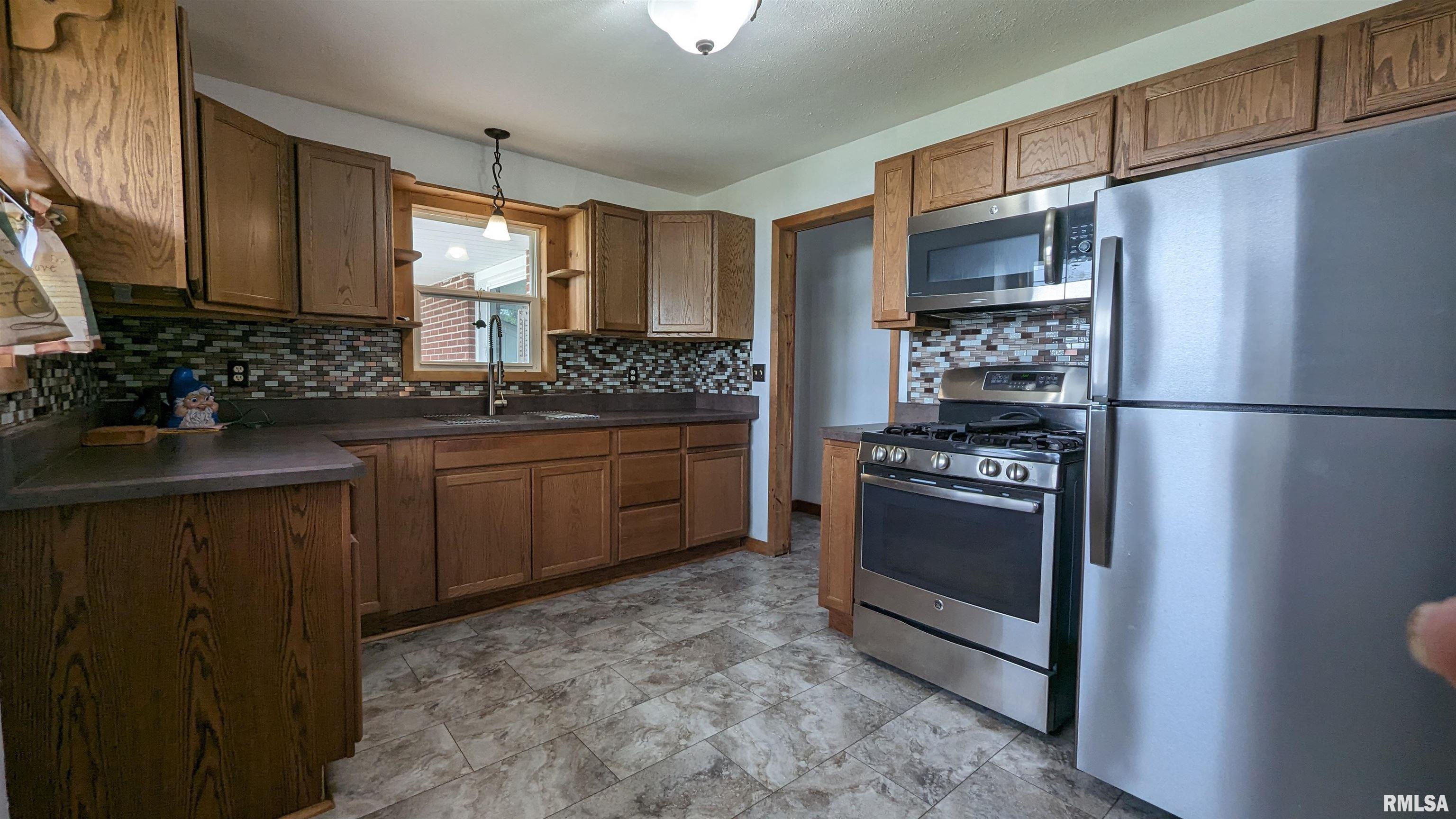 320 Mayden Avenue Springfield, IL 62707 - Photo 2 of 43