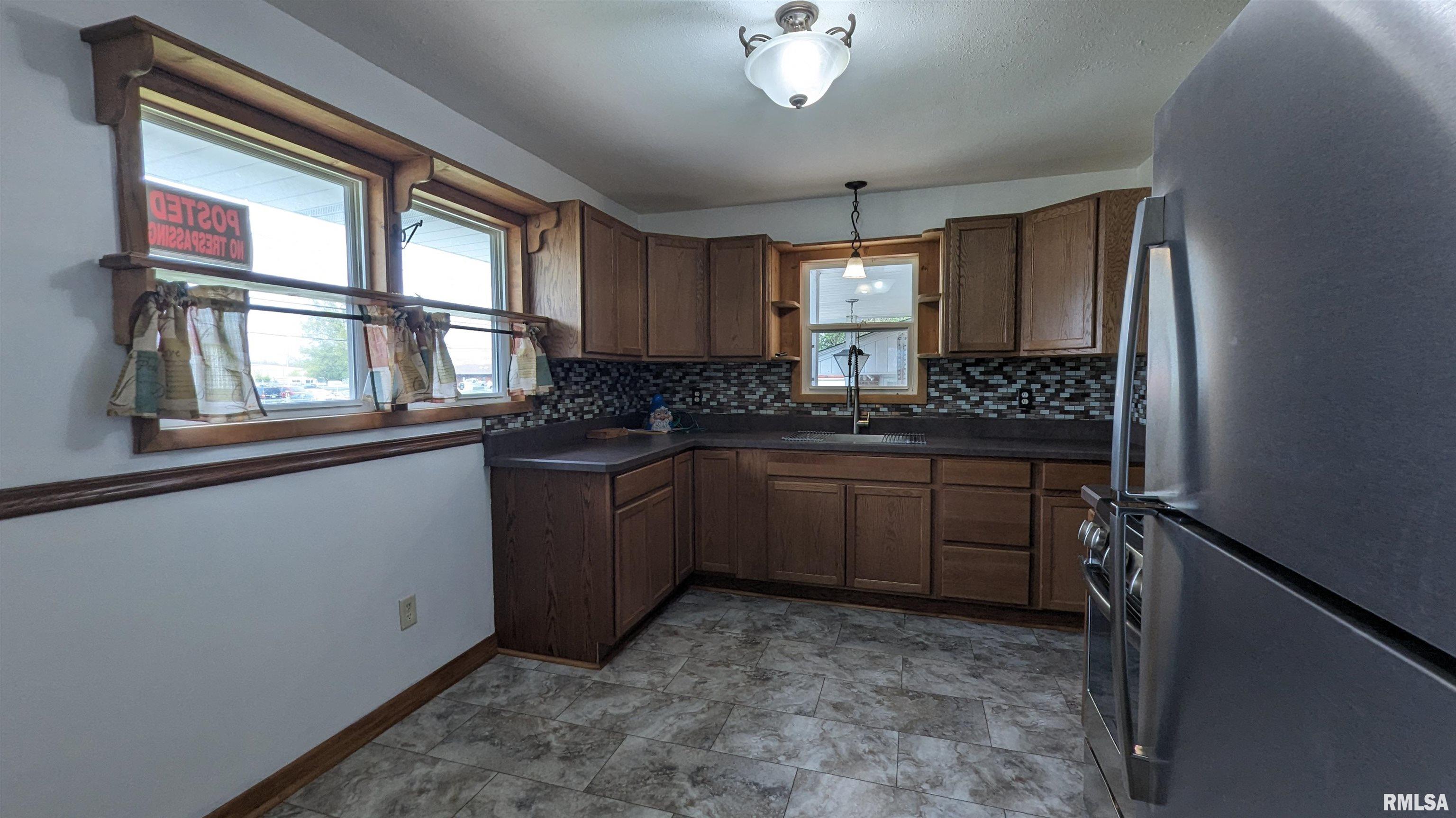 320 Mayden Avenue Springfield, IL 62707 - Photo 3 of 43