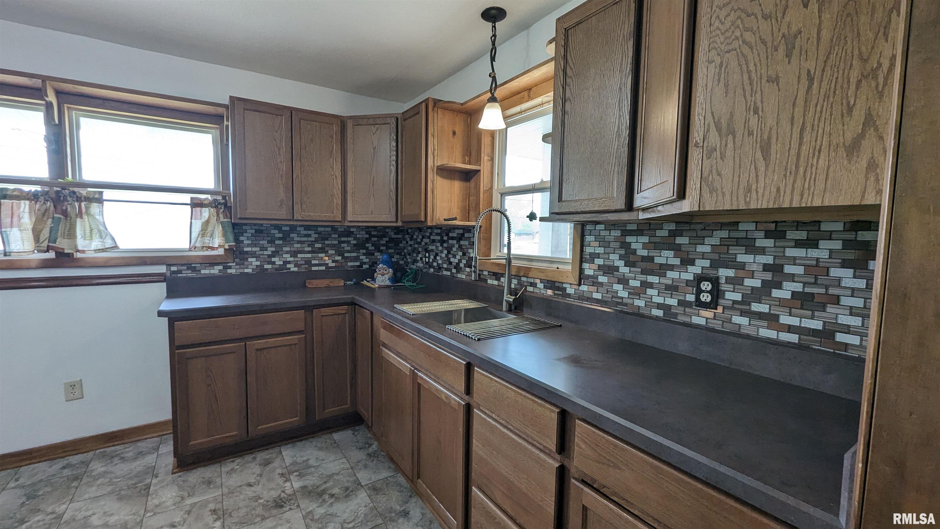 320 Mayden Avenue Springfield, IL 62707 - Photo 4 of 43