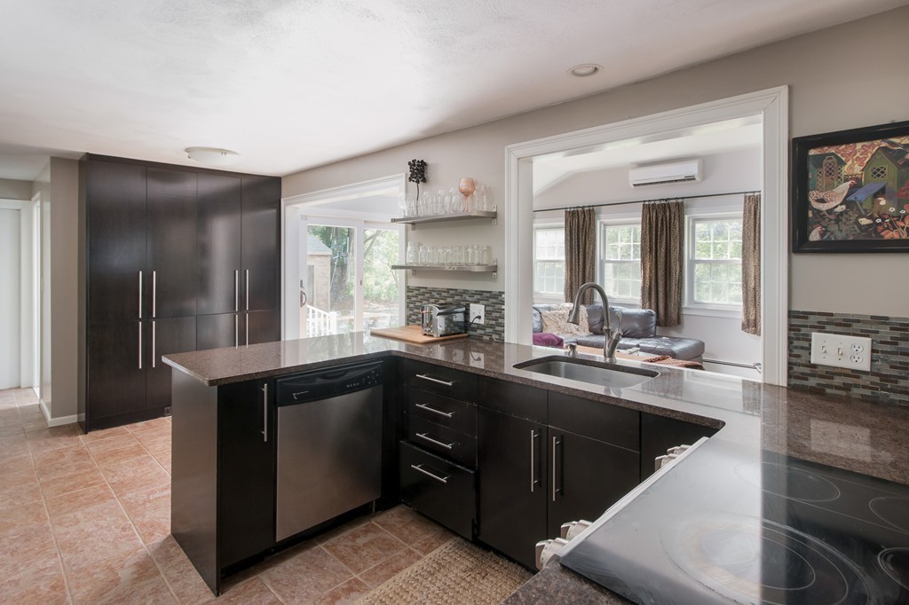 63 Dalton Road Holliston, MA 01746 - Photo 3 of 26 Gallery Image 3