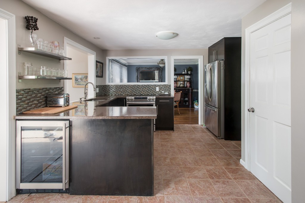 63 Dalton Road Holliston, MA 01746 - Photo 5 of 26 Gallery Image 5