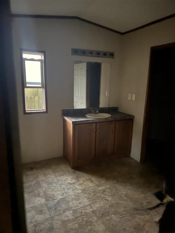 1233 Suncrest Circle Jasper, TX 75951 - Photo 8 of 12 a room that has a window in it