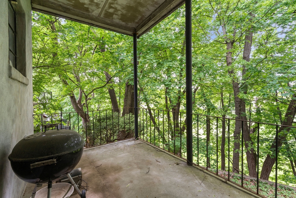 104 Oldham Road Newton, MA 02465 - Photo 8 of 10