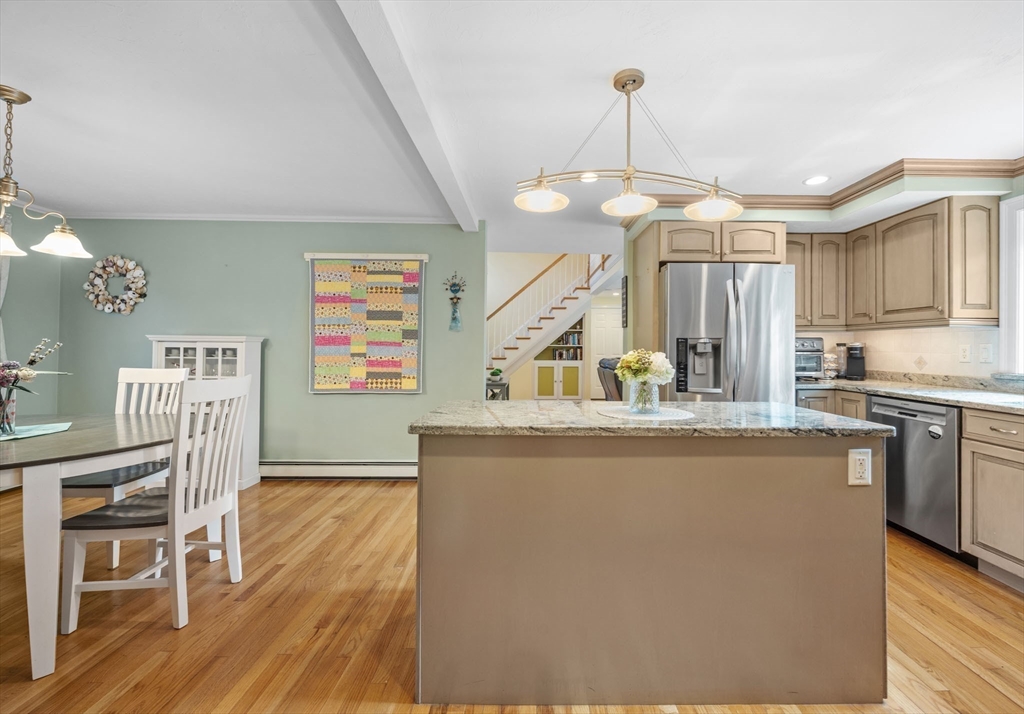 35 Raymond Road Plymouth, MA 02360 - Photo 6 of 42