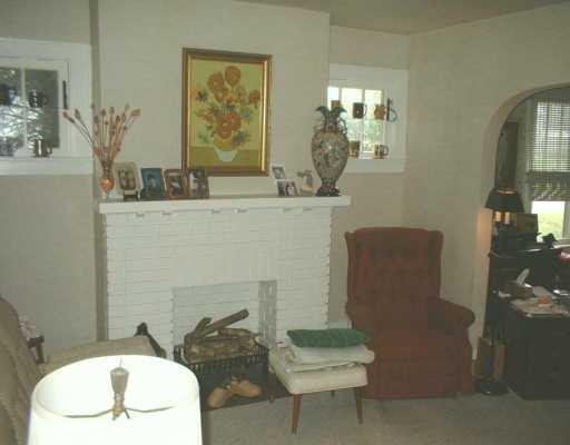 2040 Mercer Road New Brighton, PA 15066 - Photo 2 of 6 Living Room.