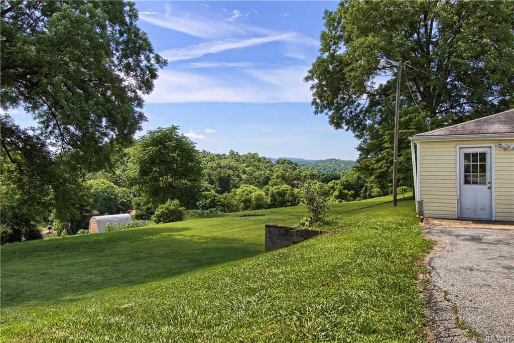1174 Jackson Loop Road Flat Rock, NC 28731 - Photo 4 of 24 Gallery Image 4