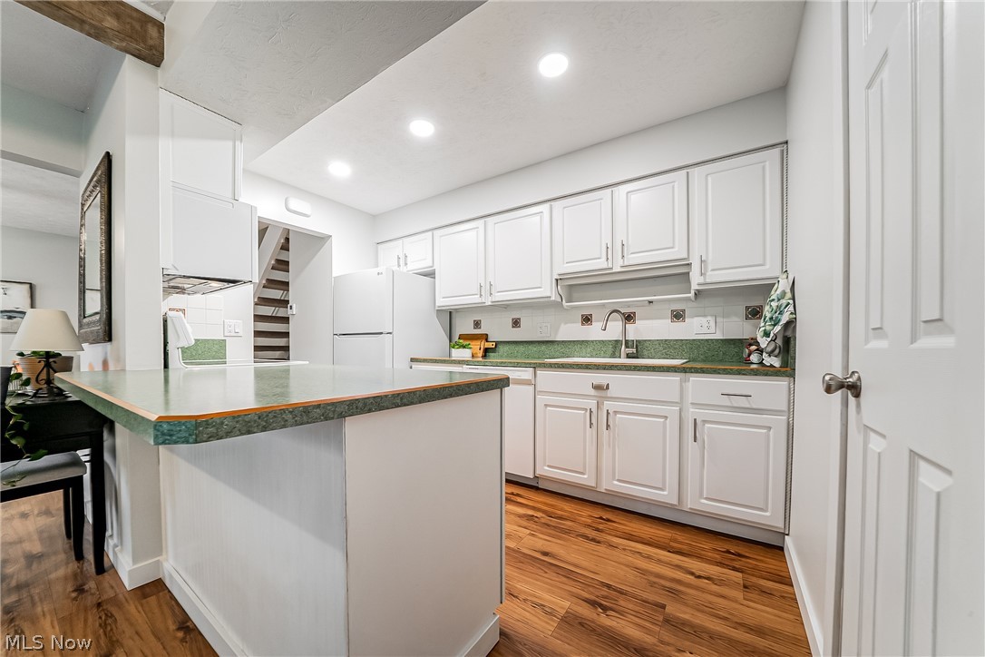 9956 Johnnycake Ridge Road, Unit E15 Painesville, OH 44077 - Photo 13 of 49 Gallery Image 13