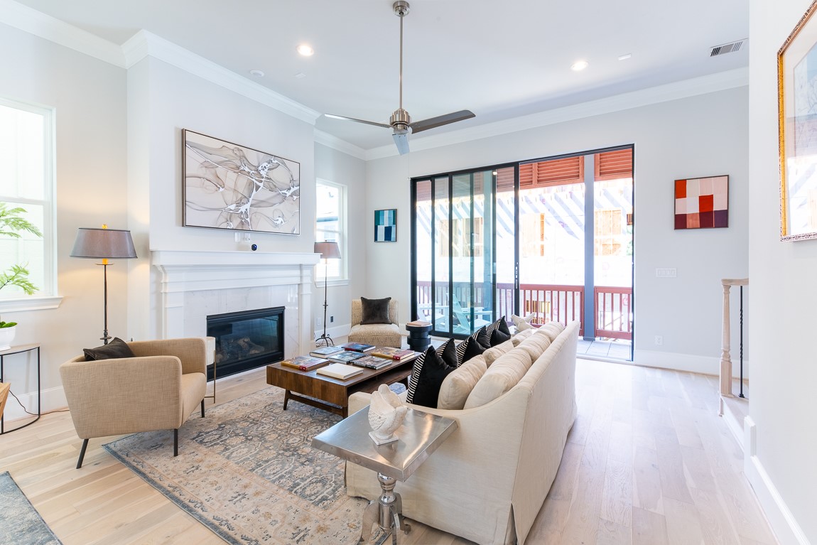 612 Delmar Street Houston, TX 77023 - Photo 1 of 19 Comfy, light and a great place to live and entertain!