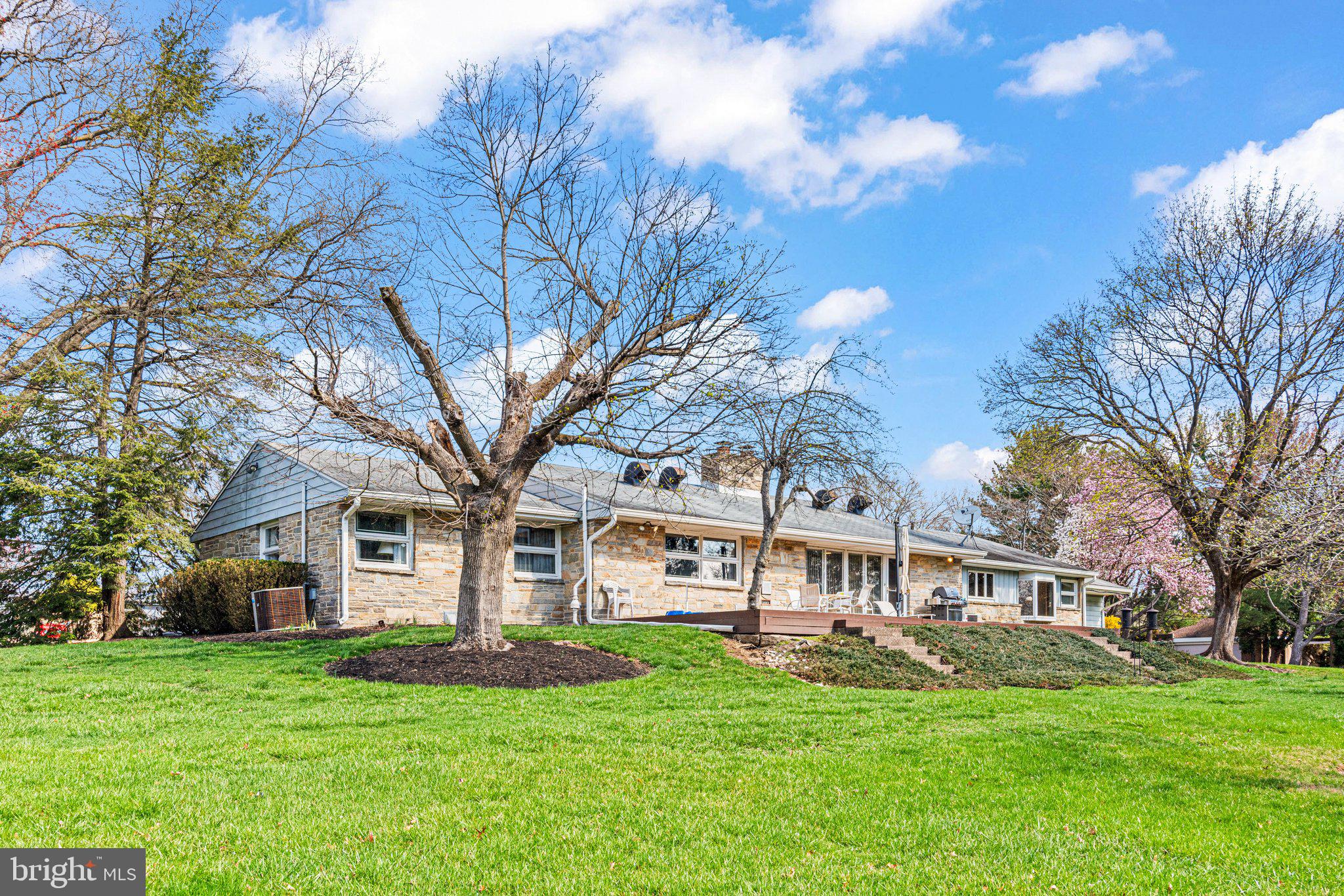 1625 Mitchell Road Harrisburg, PA 17110 - Photo 3 of 38 Gallery Image 3