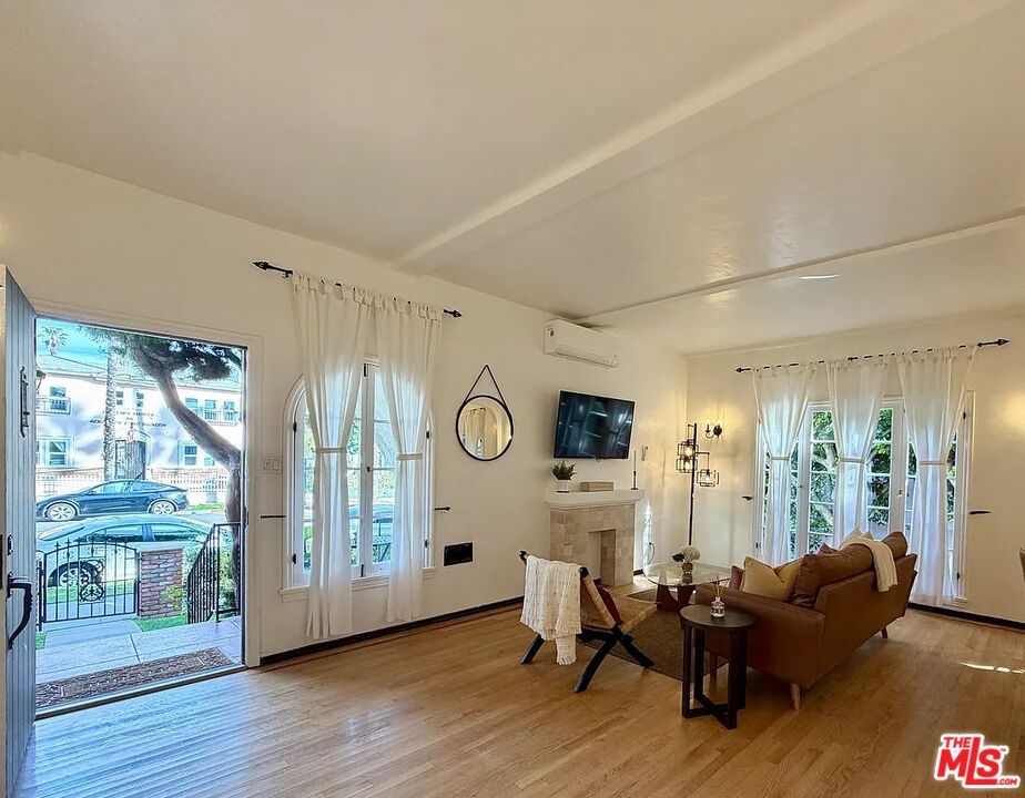 854 4th Street Santa Monica, CA 90403 - Photo 19 of 29