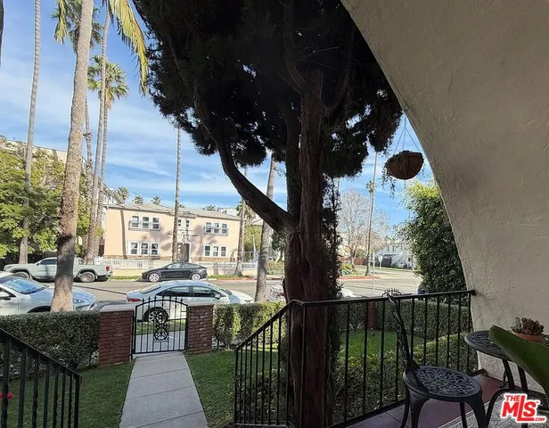 $5,900 | 854 4th Street, Santa Monica, CA 90403