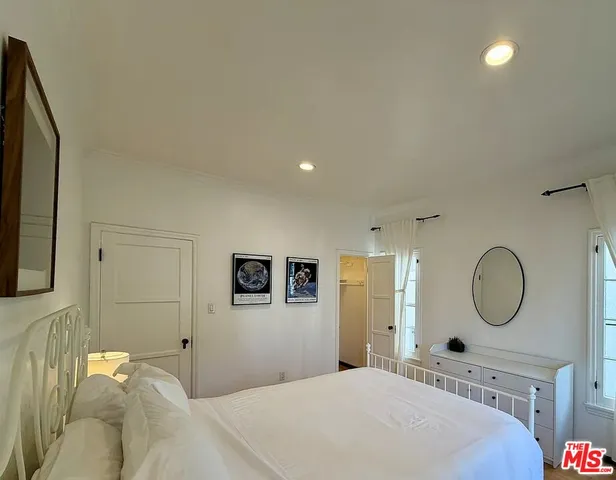 $5,900 | 854 4th Street, Santa Monica, CA 90403