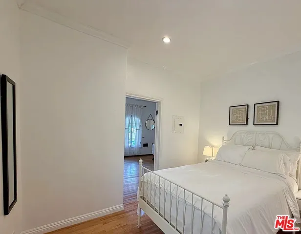 $5,900 | 854 4th Street, Santa Monica, CA 90403