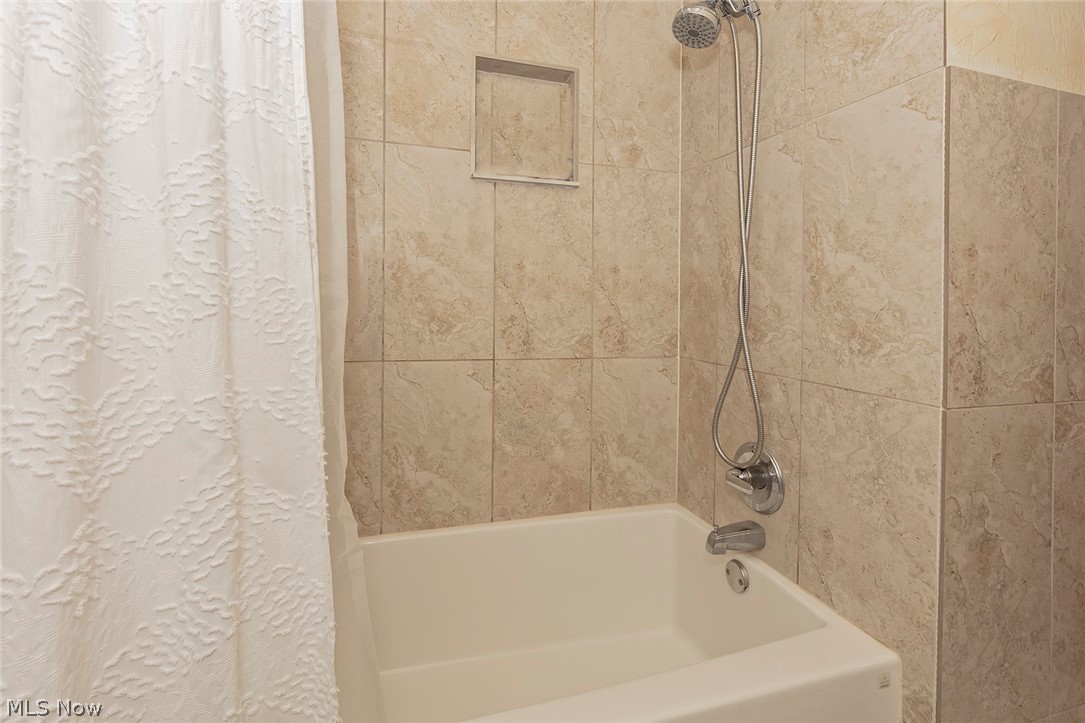 1345 Haverston Road Lyndhurst, OH 44124 - Photo 24 of 35 Gallery Image 24