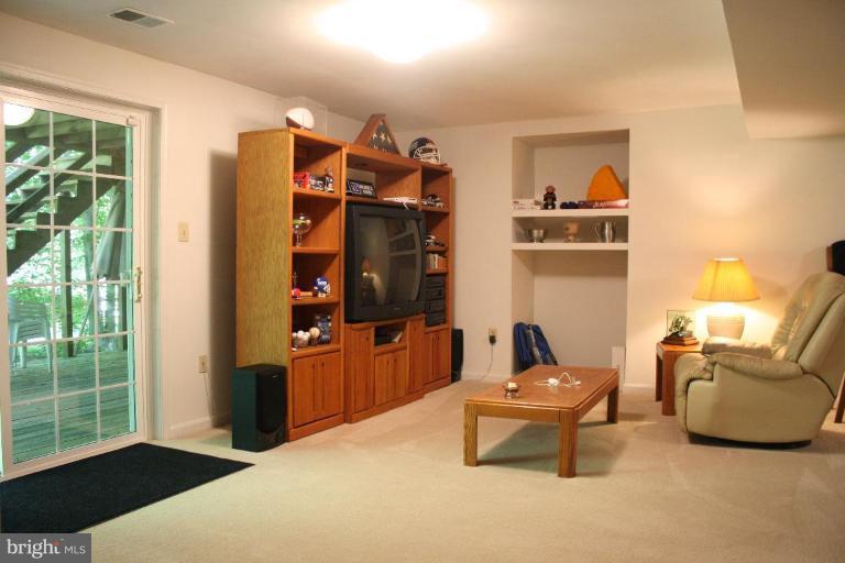 9309 Janphil Lane Springfield, VA 22153 - Photo 4 of 24 Recreation Room #3