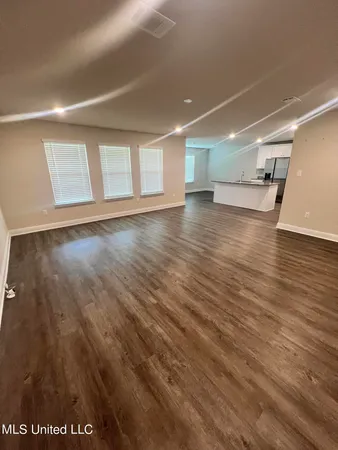 $2,400 | 18186 Southern Magnolia Cove, Gulfport, MS 39503