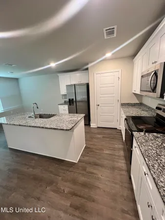 $2,400 | 18186 Southern Magnolia Cove, Gulfport, MS 39503