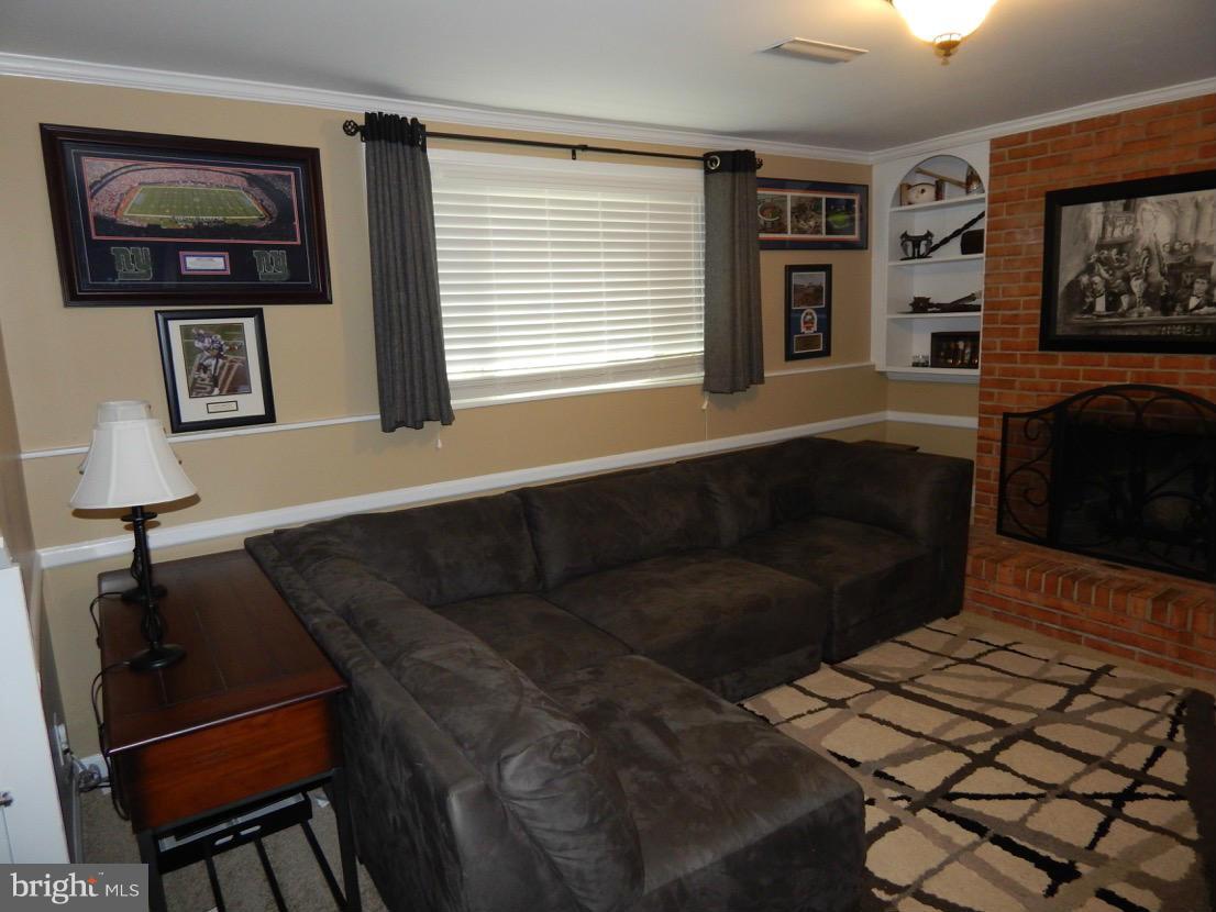 8494 Falling Leaf Road Springfield, VA 22153 - Photo 11 of 25 Family Room