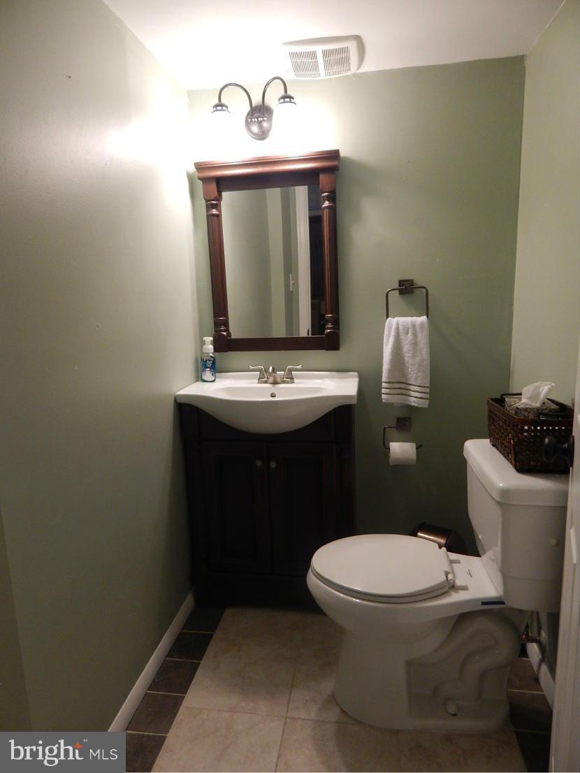 8494 Falling Leaf Road Springfield, VA 22153 - Photo 16 of 25 Bath
