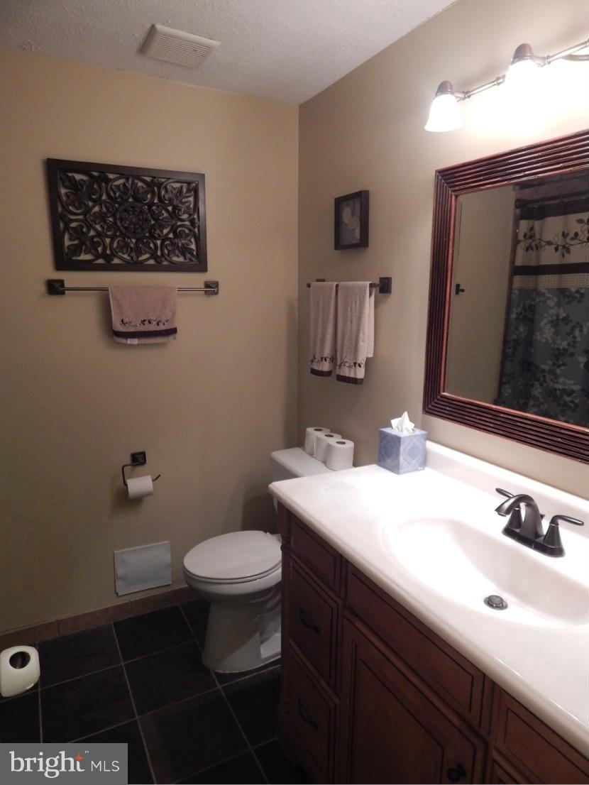 8494 Falling Leaf Road Springfield, VA 22153 - Photo 17 of 25 Bath