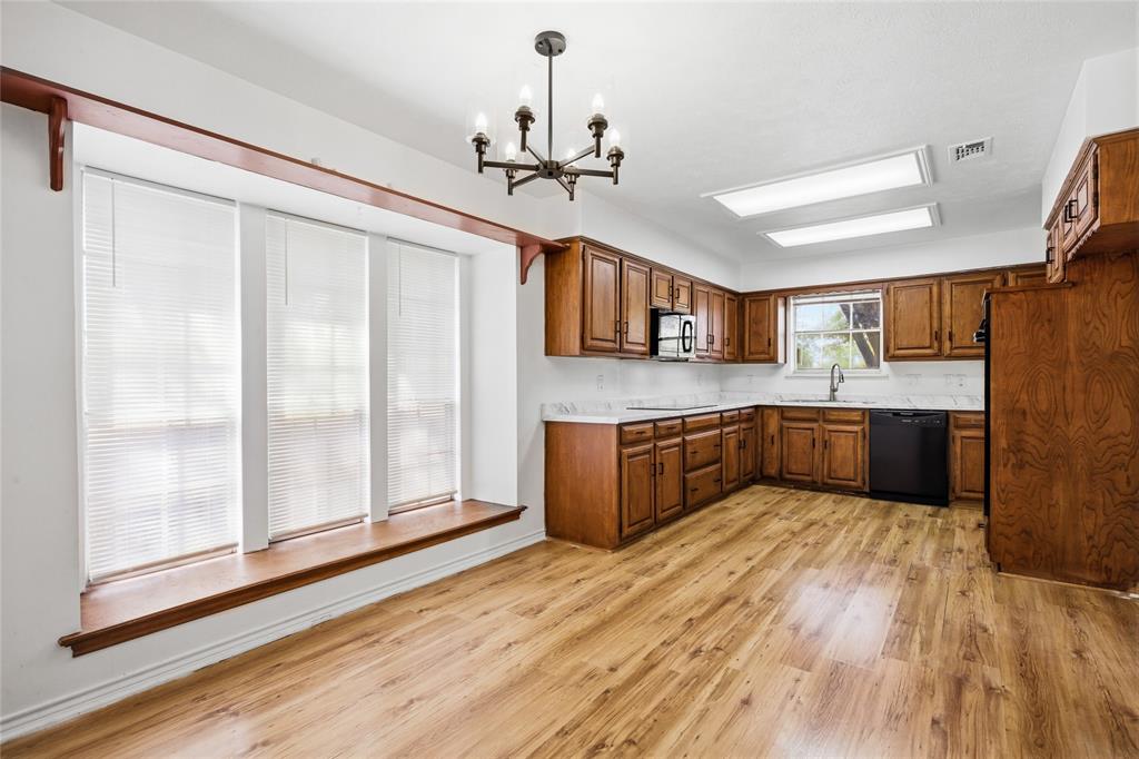 2012 Cross Bend Road Plano, TX 75023 - Photo 15 of 38