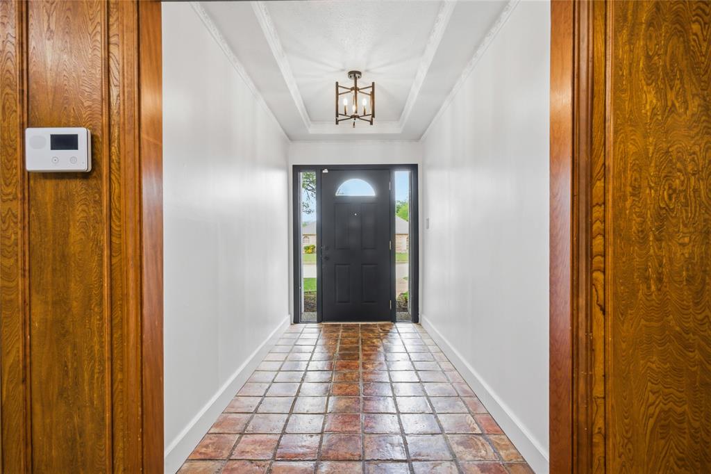 2012 Cross Bend Road Plano, TX 75023 - Photo 4 of 38