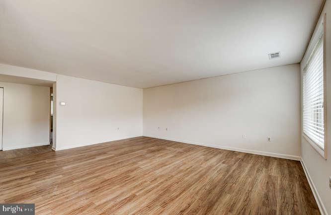 5 Cross Keys Road, Unit 5A Baltimore, MD 21210 - Photo 11 of 16 Master bedroom