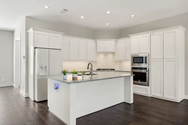 $450,000 | 1224 Murrayhill Drive, Houston, TX 77043