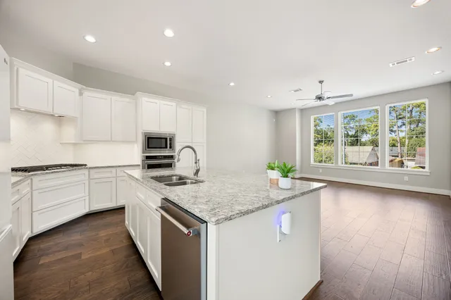 $450,000 | 1224 Murrayhill Drive, Houston, TX 77043