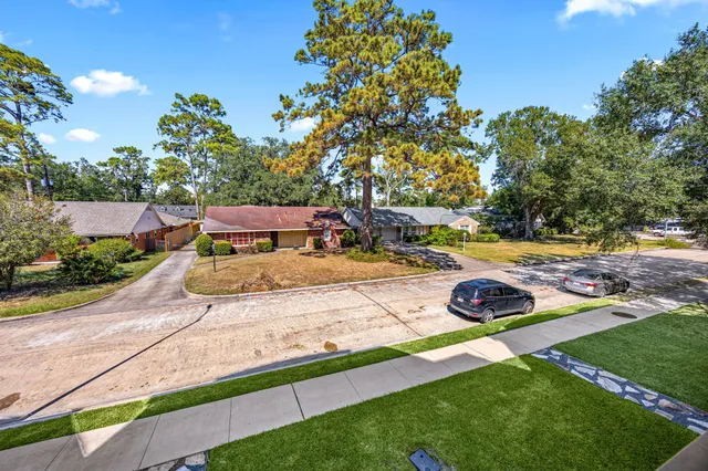 $450,000 | 1224 Murrayhill Drive, Houston, TX 77043