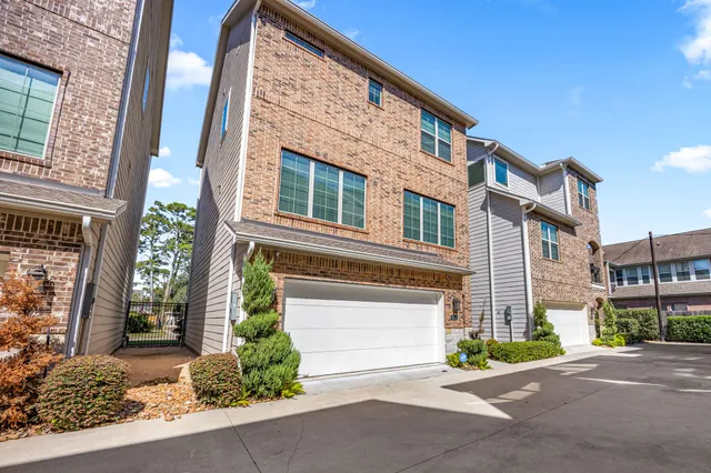 $450,000 | 1224 Murrayhill Drive, Houston, TX 77043