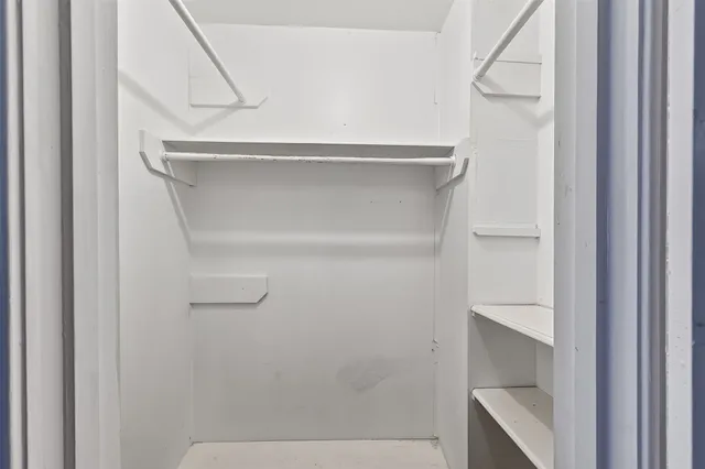 $349,000 | 346 Ballantrae Lane, Houston, TX 77015