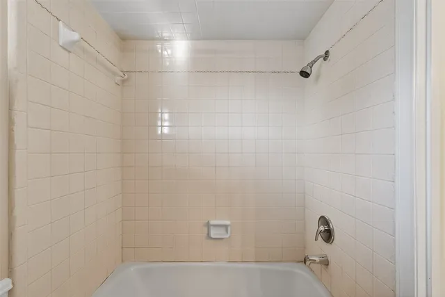 $349,000 | 346 Ballantrae Lane, Houston, TX 77015