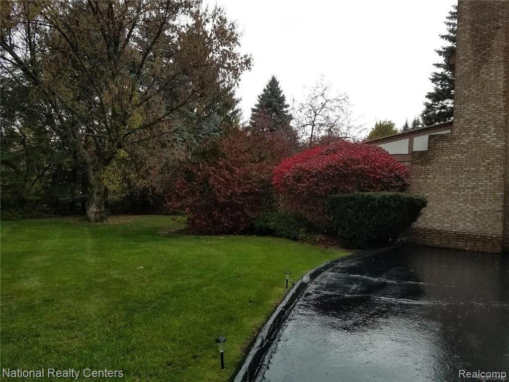 31101 Claymore Road Farmington Hills, MI 48331 - Photo 17 of 36