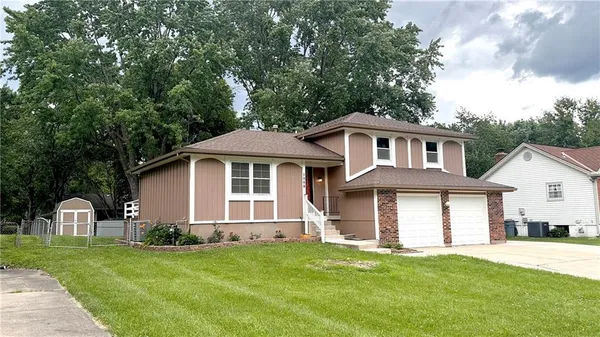 $317,200 | 1208 Southeast 4th Terrace, Lee's Summit, MO 64063