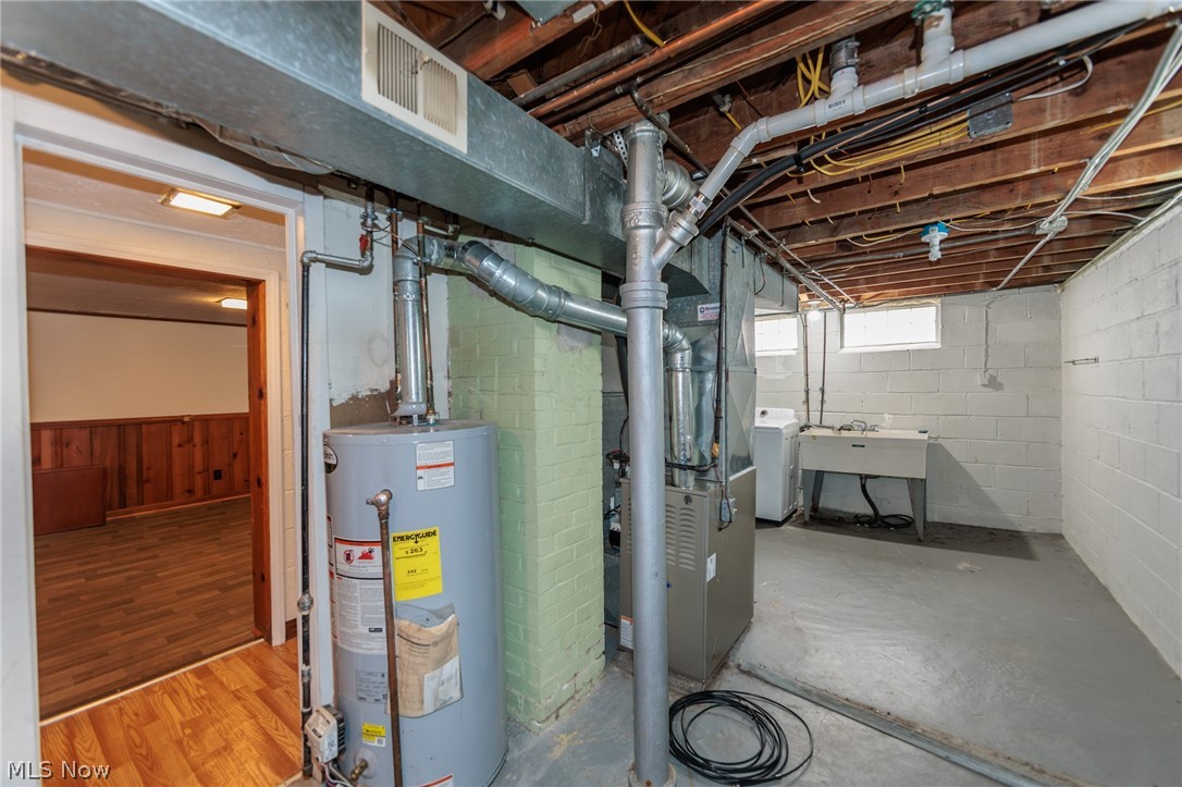 1551 Winchester Road Cleveland, OH 44124 - Photo 39 of 48
