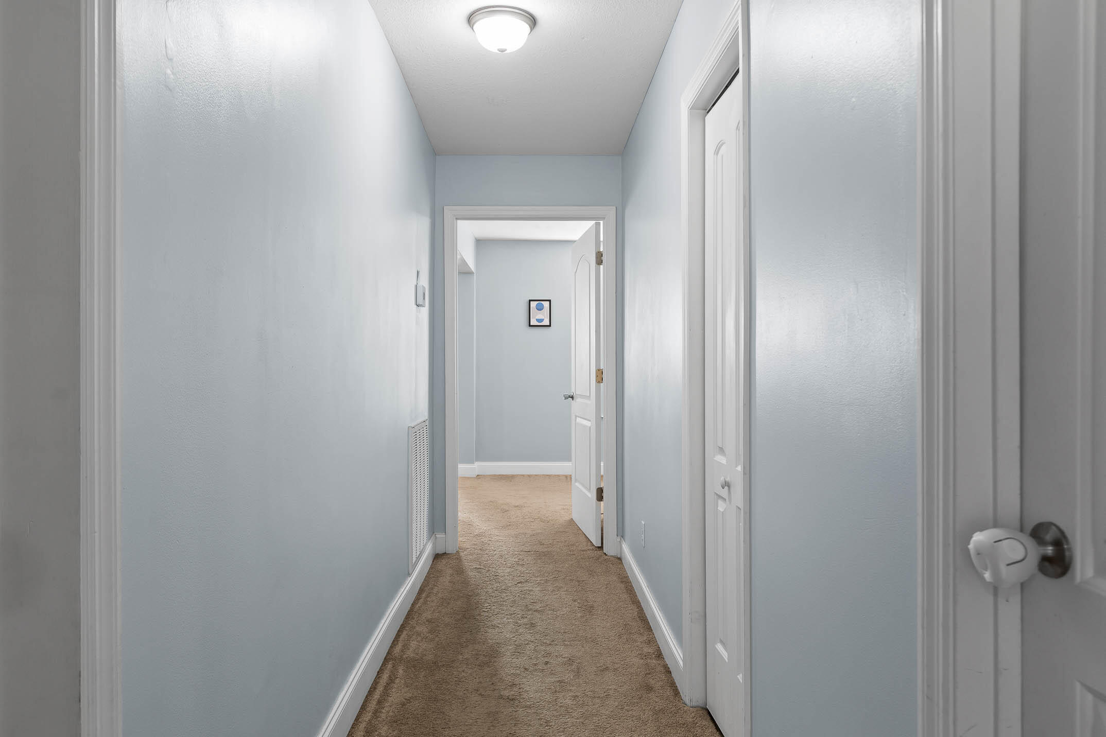 6129 Wilder Road Hixson, TN 37343 - Photo 17 of 40 First floor hallway