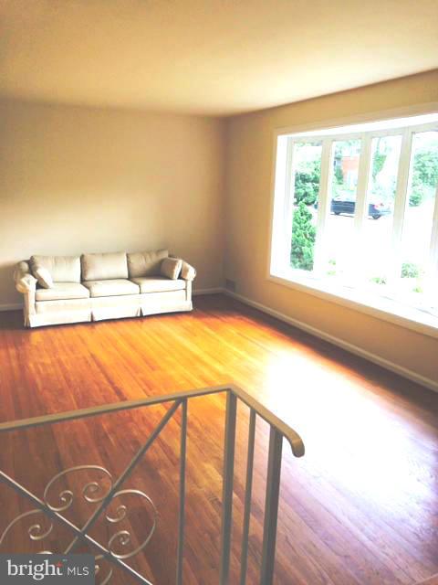 415 Neale Avenue Silver Spring, MD 20901 - Photo 9 of 30 Living Room