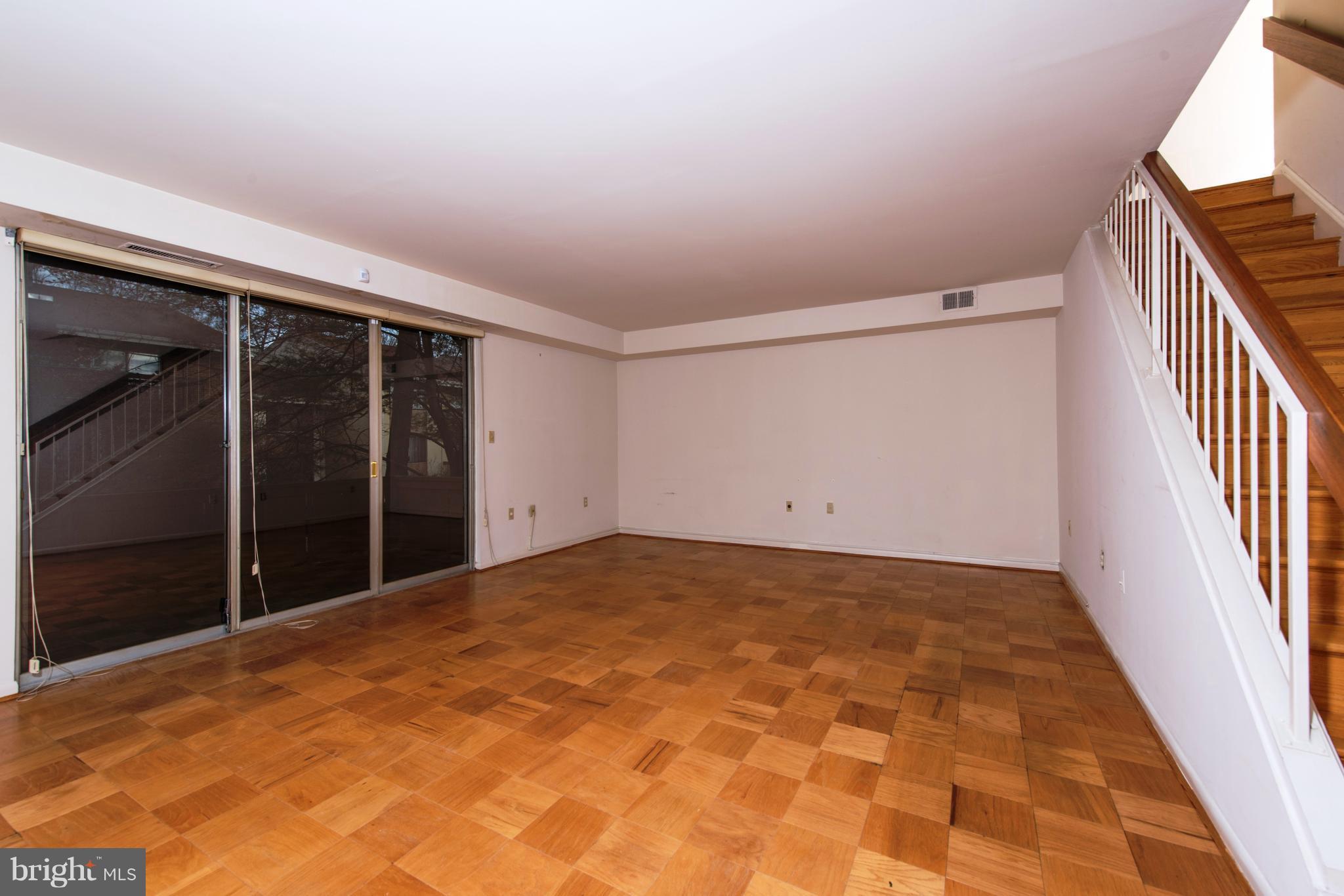17 Hamill Road, Unit 17F Baltimore, MD 21210 - Photo 4 of 22 View